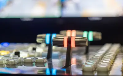 Dirección de cámaras y streaming para TV en prime time y festivales masivos por Ari Kaffman